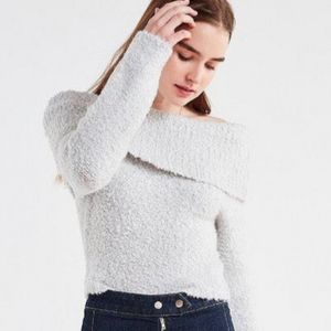 URBAN OUTFITTERS OFF-THE-SHOULDER CROP SWEATER